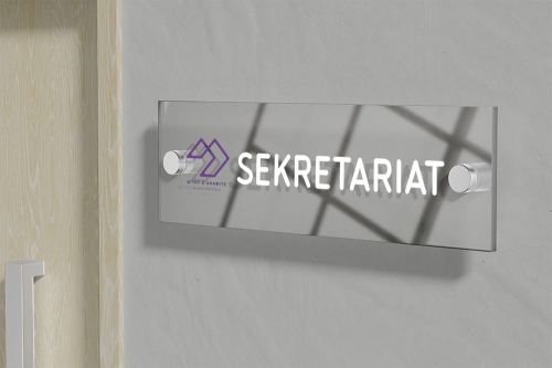 Akrylowy Szyld z Twoim Logo - Szyld reklamowy z plexi - 30 x 10 cm 